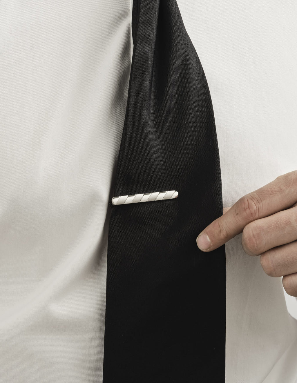 Rhodium & Brushed Striped Plated Tie Bar