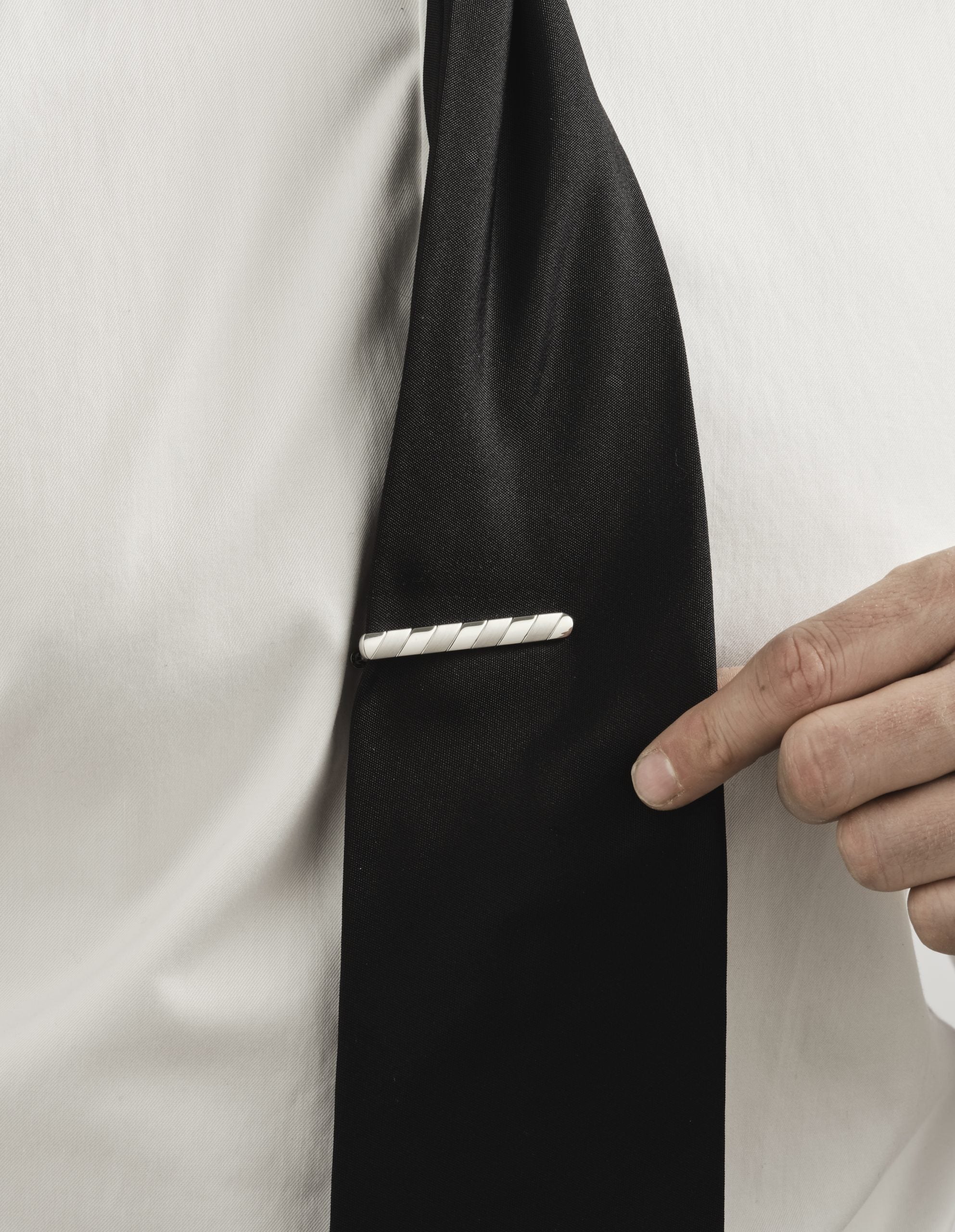 Rhodium & Brushed Striped Plated Tie Bar