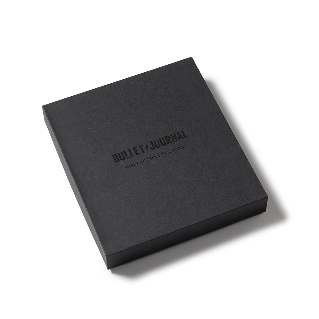 Bullet Journal All Black Collectors Set - 1x Bullet Journal A5, 1x Twist Pen, 1x Pen Loop